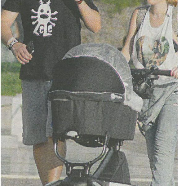 Αυτή ήταν η πρώτη βόλτα για τον νεογέννητο γιο του Έλληνα παρουσιαστή! Φωτογραφίες