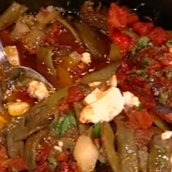 Μοσχάρι με λαχανικά στο φούρνο με φέτα