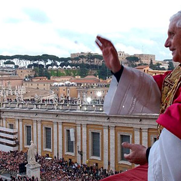 Παραιτείται ο Πάπας Βενέδικτος