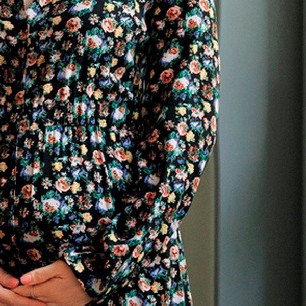 Η Ελληνίδα celebrity φωτογραφίζεται μετά την είδηση της εγκυμοσύνης με φουσκωμένη κοιλίτσα
