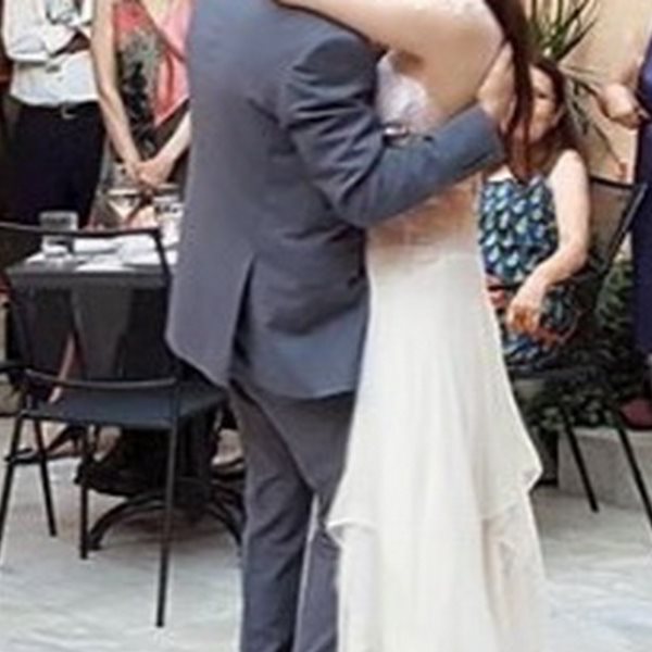 Λαμπερός γάμος στην ελληνική showbiz! Το πολύ γνωστό ζευγάρι μόλις παντρεύτηκε