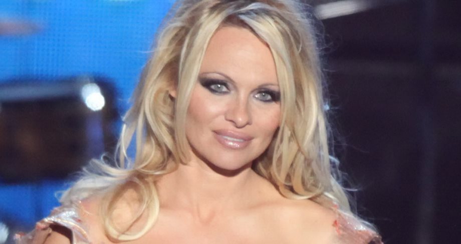 Η διάδοχος της Pamela Anderson στο νέο Baywatch είναι η πρώην του Di Caprio!