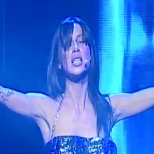 Πάολα: Ως άλλη Χαρούλα Αλεξίου στην σκηνή των Mad VMA 2014