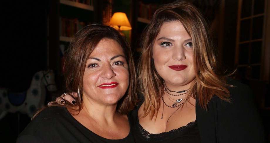 Δανάη Μπάρκα: Η κόρη της Βίκυς Σταυροπούλου πόζαρε με το μαγιό της χωρίς ρετούς!