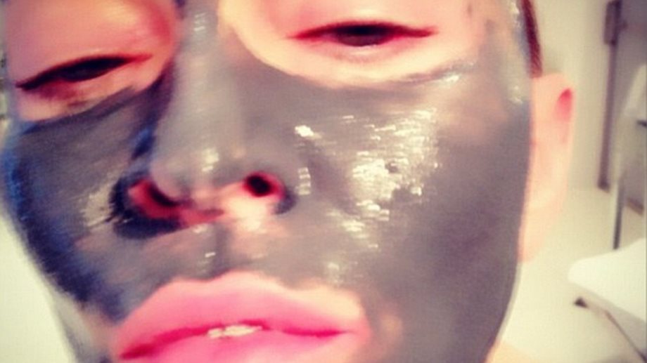 Madonna: Έκανε μάσκα ομορφιάς & πόζαρε άβαφη για να δείξει το "θαυματουργό" αποτέλεσμα