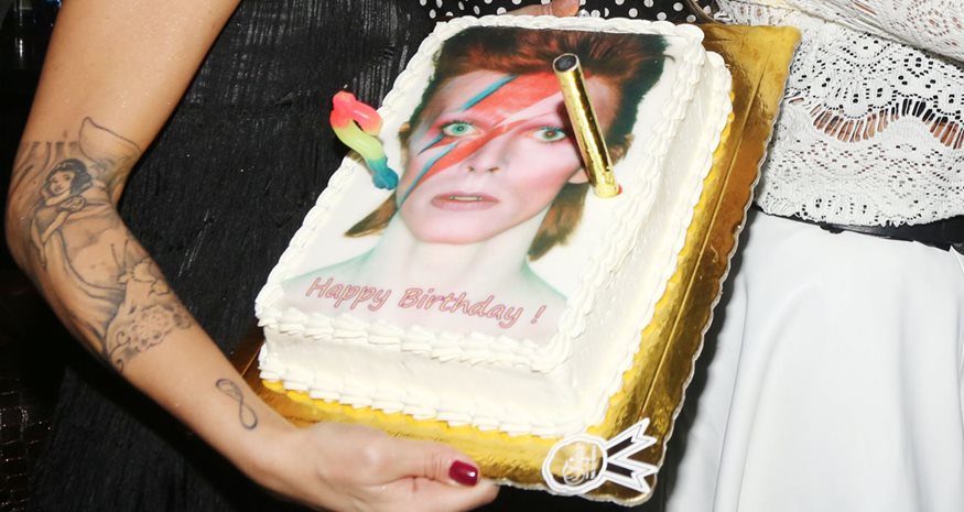 Η Ελληνίδα celebrity είχε γενέθλια και οι φίλοι της, έφεραν αυτή την εμπνευσμένη τούρτα