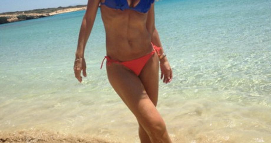 Η πασίγνωστη Ελληνίδα ηθοποιός διαθέτει ένα από τα πιο καλλίγραμμα σώματα της showbiz!