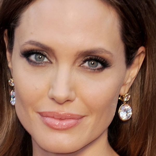 Αngelina Jolie: Η σχεδόν αποστεωμένη εικόνα της κάνει τον γύρο του κόσμου - Φωτογραφίες