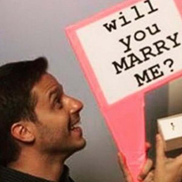 Δημήτρης Μακαλιάς: Έκανε πρόταση γάμου μέσω Instagram!