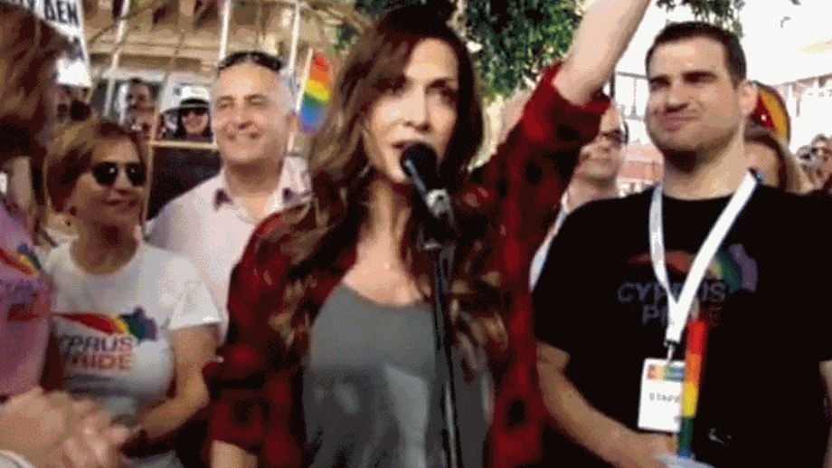 Η Άννα Βίσση πήρε μέρος στο πρώτο gay pride της Κύπρου. Δείτε το Video!