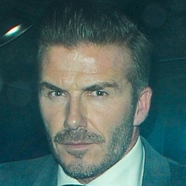 David Beckham: Πιο sexy από ποτέ με γιορτινή διάθεση