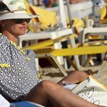 Μαρία Μπεκατώρου: Incognito στην παραλία