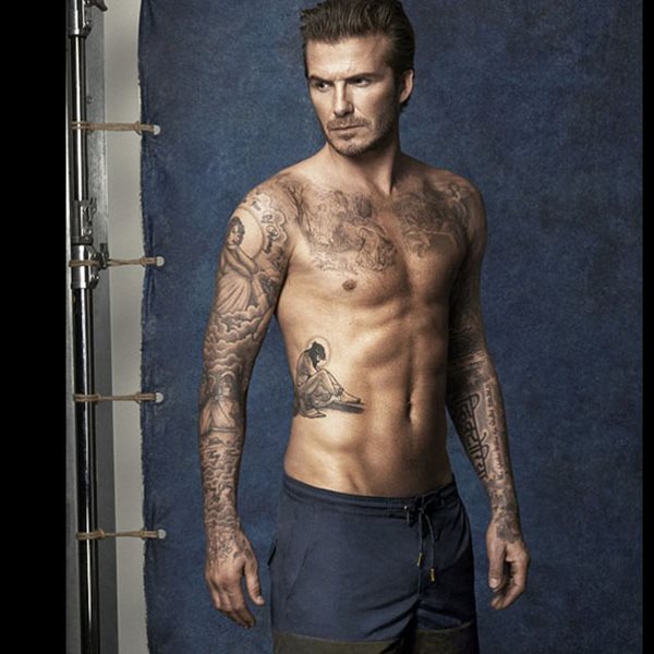David Beckham: Ποζάρει ημίγυμνος και μαγεύει με το κορμί του!
