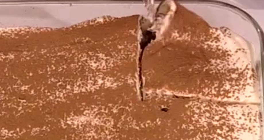 Tιραμισού με σοκολάτα από την Αργυρώ Μπαρμπαρίγου