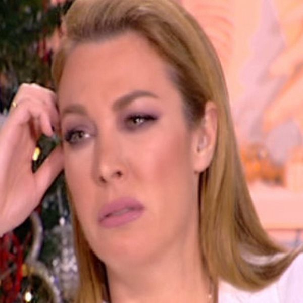 Τατιάνα Στεφανίδου: "Λύγισε" στον αέρα της εκπομπής! - VIDEO