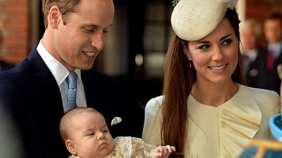 Επιτέλους! Το βασιλικό μωρό γέλασε και η Βρετανία ηρέμησε 
