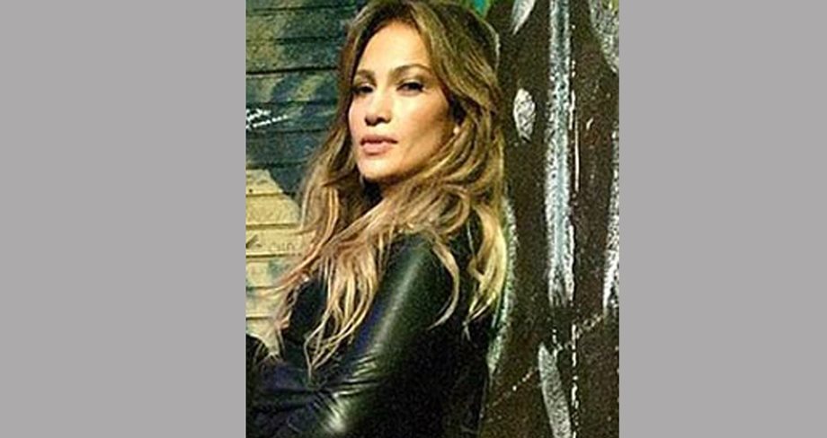 Jennifer Lopez: Με μαύρα δερμάτινα στα γυρίσματα του trailer για το American Idol