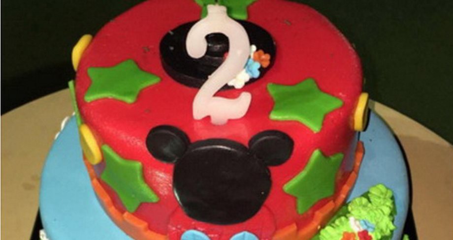 Η Ελληνίδα celebrity γιόρτασε τα γενέθλια του γιου της με τούρτα - υπερπαραγωγή!