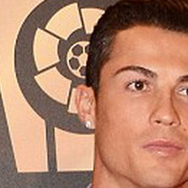 Ronaldo: Δείτε τον να παριστάνει τον άστεγο για να κάνει έκπληξη σε μικρό fan της Real