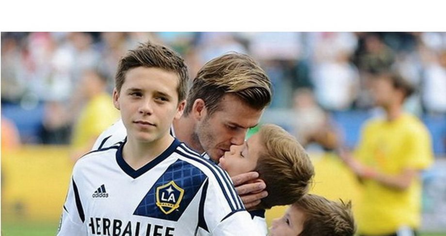 Brooklyn Beckham: O γιος του David Beckham υπογράφει με την Αrsenal
