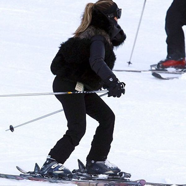 Kim Kardashian: Υποδέχτηκε τον νέο χρόνο κάνοντας σκι!