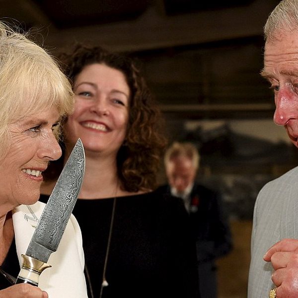 Camilla: Γιατί απειλεί με... μαχαίρι τον Κάρολο;