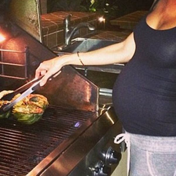 Η ηθοποιός περιμένει το πρώτο της παιδί και της... μύρισε ψητό στο barbeque
