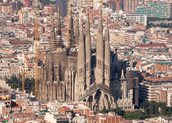 H Sagrada Familia, έργο του Antoni Gaudi.