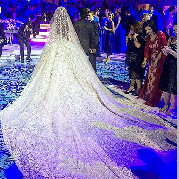 Το ζευγάρι της ελληνικής showbiz έκανε γάμο πολλών εκατομμυρίων στη Βουλιαγμένη!