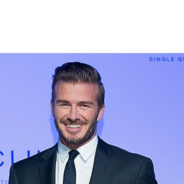 David Beckham: Σικάτη εμφάνιση με κοστούμι για την προώθηση της καμπάνιας που πρωταγωνιστεί