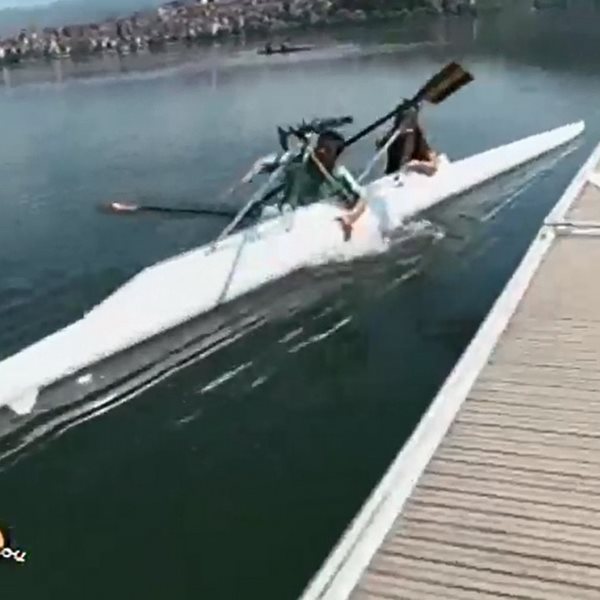 Ο Χρήστος Νέζος έπεσε στη λίμνη της Καστοριάς! Δείτε το video