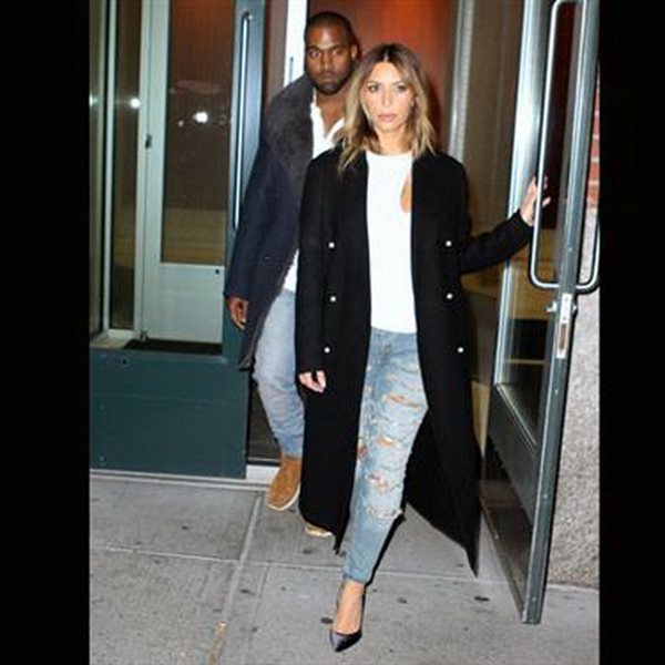 H Kim Kardashian αγόρασε το τζιν της σκισμένο από παντού και πλήρωσε 1.617 ευρώ