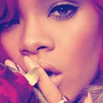 Rihanna: H πολυτάραχη zωή της pop τραγουδίστριας