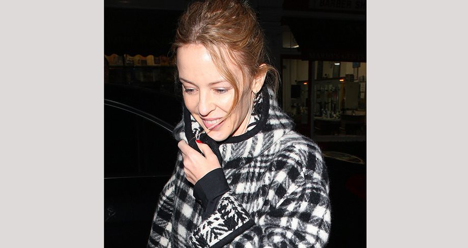 Kylie Minogue: Βραδινή έξοδος στο Λονδίνο χωρίς μακιγιάζ
