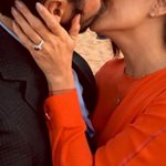 Η πασίγνωστη ηθοποιός δέχθηκε πρόταση γάμου στο Dubai με αυτό το εντυπωσιακό μονόπετρο