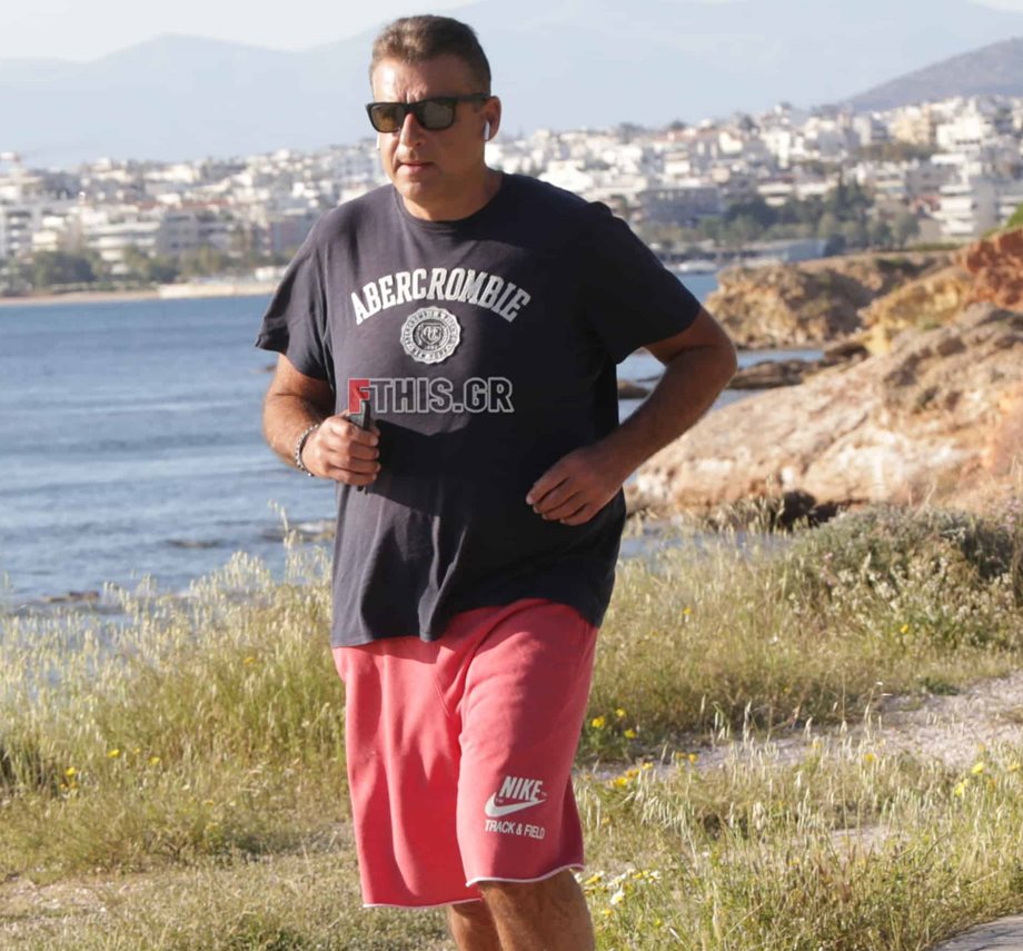 Paparazzi! Γιώργος Λιάγκας: Βόλτα για άθληση στα νότια προάστια εν μεσώ καραντίνας    