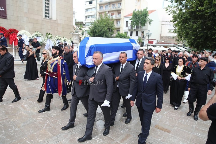 Γιάννης Μαρκόπουλος: Θλίψη στην κηδεία του! Συντετριμμένη η κόρη του, Ελένη