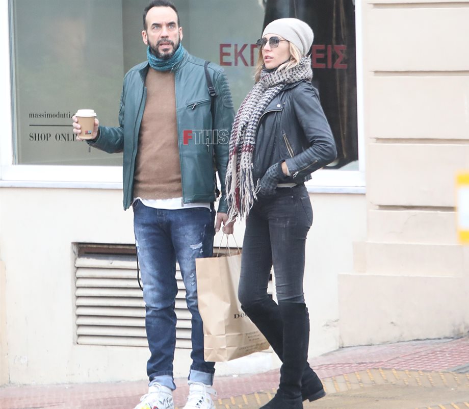Paparazzi! Πάνος Μουζουράκης – Τζίνα Βαρελά: Βόλτα στο κέντρο της Αθήνας για το ζευγάρι μετά τις φήμες χωρισμού 