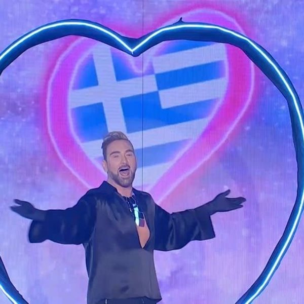 J2US: Η έναρξη του Νίκου Κοκλώνη με "άρωμα" Eurovision και ο πέμπτος κριτής έκπληξη! 