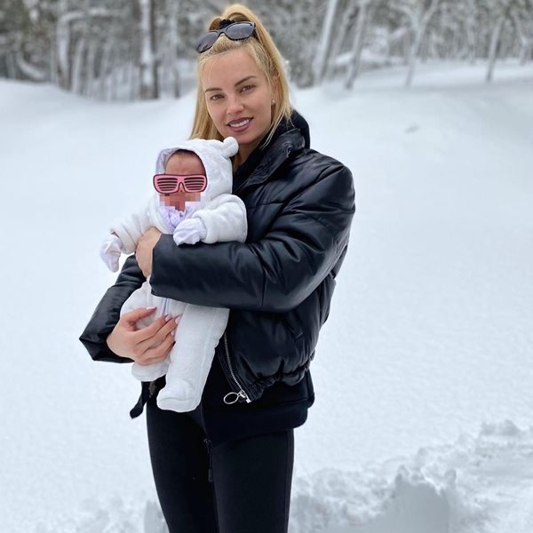 Τζούλια Νόβα: Τα κιλά που θέλει να χάσει μετά την γέννηση της κόρης της 