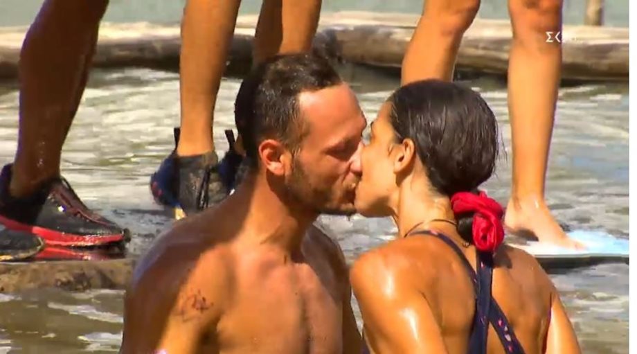 Survivor: Μυριέλλα Κουρεντή και Γιώργος Κατσαούνης – Έδωσαν τα πρώτα δημόσια φιλιά στο στόμα