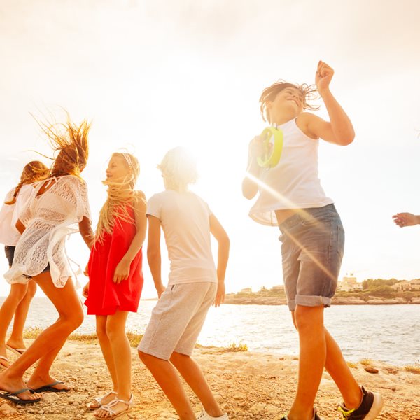 Παιδικό πάρτι σε παραλία; Tips για αξέχαστο & οικονομικό beach party 