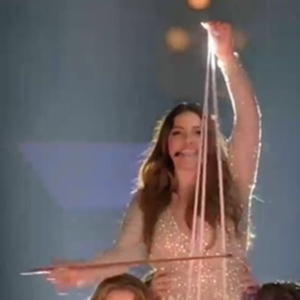 Eurovision 2021 – Τελικός: Η εμφάνιση της Έλενας Παπαρίζου που μαγνήτισε τα βλέμματα 