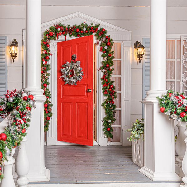 Χριστούγεννα 2022: 5 ιδέες για να στολίσετε την πόρτα του σπιτιού σας με τον πιο ιδιαίτερο τρόπο