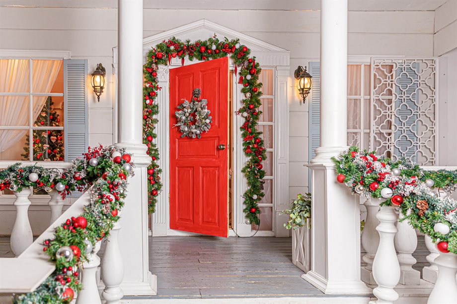 Χριστούγεννα 2022: 5 ιδέες για να στολίσετε την πόρτα του σπιτιού σας με τον πιο ιδιαίτερο τρόπο