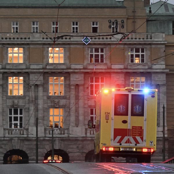 Μακελειό στην Πράγα: Τουλάχιστον 11 νεκροί και 30 τραυματίες μετά από πυροβολισμούς σε πανεπιστήμιο