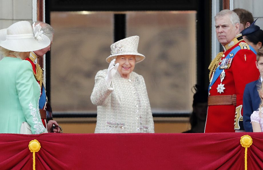 Κορονοϊός: Όσα είπε η βασίλισσα Ελισάβετ στο διάγγελμά της