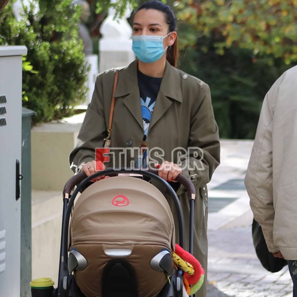 Paparazzi! Νικολέττα Ράλλη: Βόλτα με την έξι μηνών κόρη της στο κέντρο της Αθήνας 