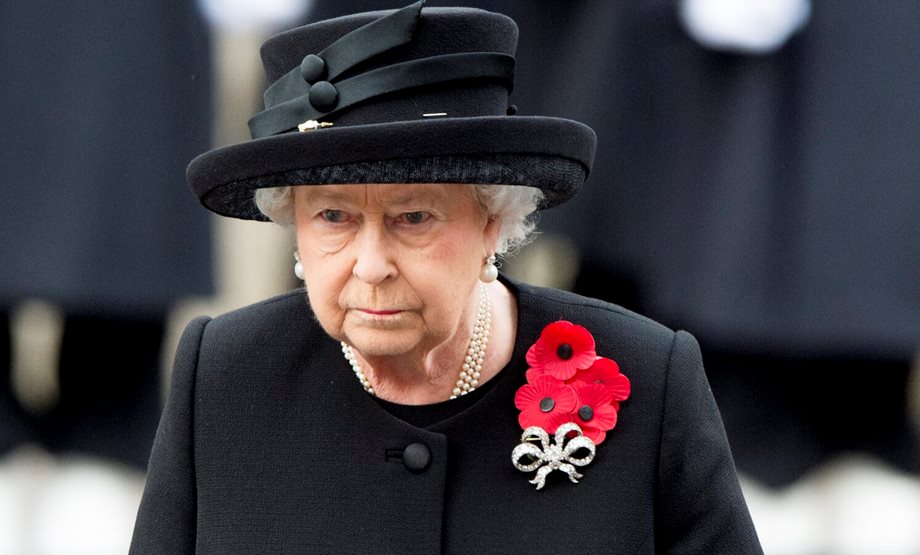 Βασίλισσα Ελισάβετ: Πλησιάζει η ώρα της παραίτησης; - Η κατάσταση της υγείας της και η διαδοχή του θρόνου