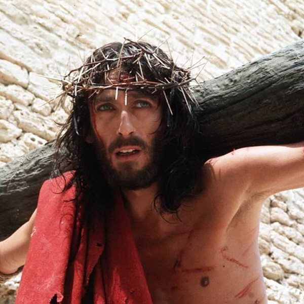 Στην Ελλάδα ο “Ιησούς από τη Ναζαρέτ” Ρόμπερτ Πάουελ! 